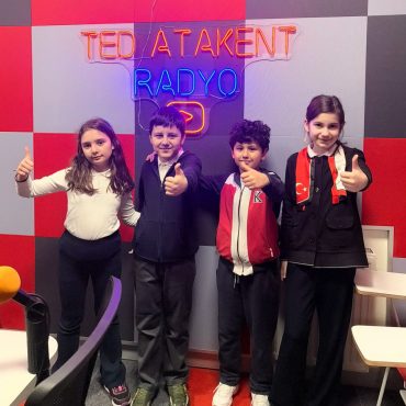 Defne ile Gün Doğdu Programında Mikrofon Çocuklarda!